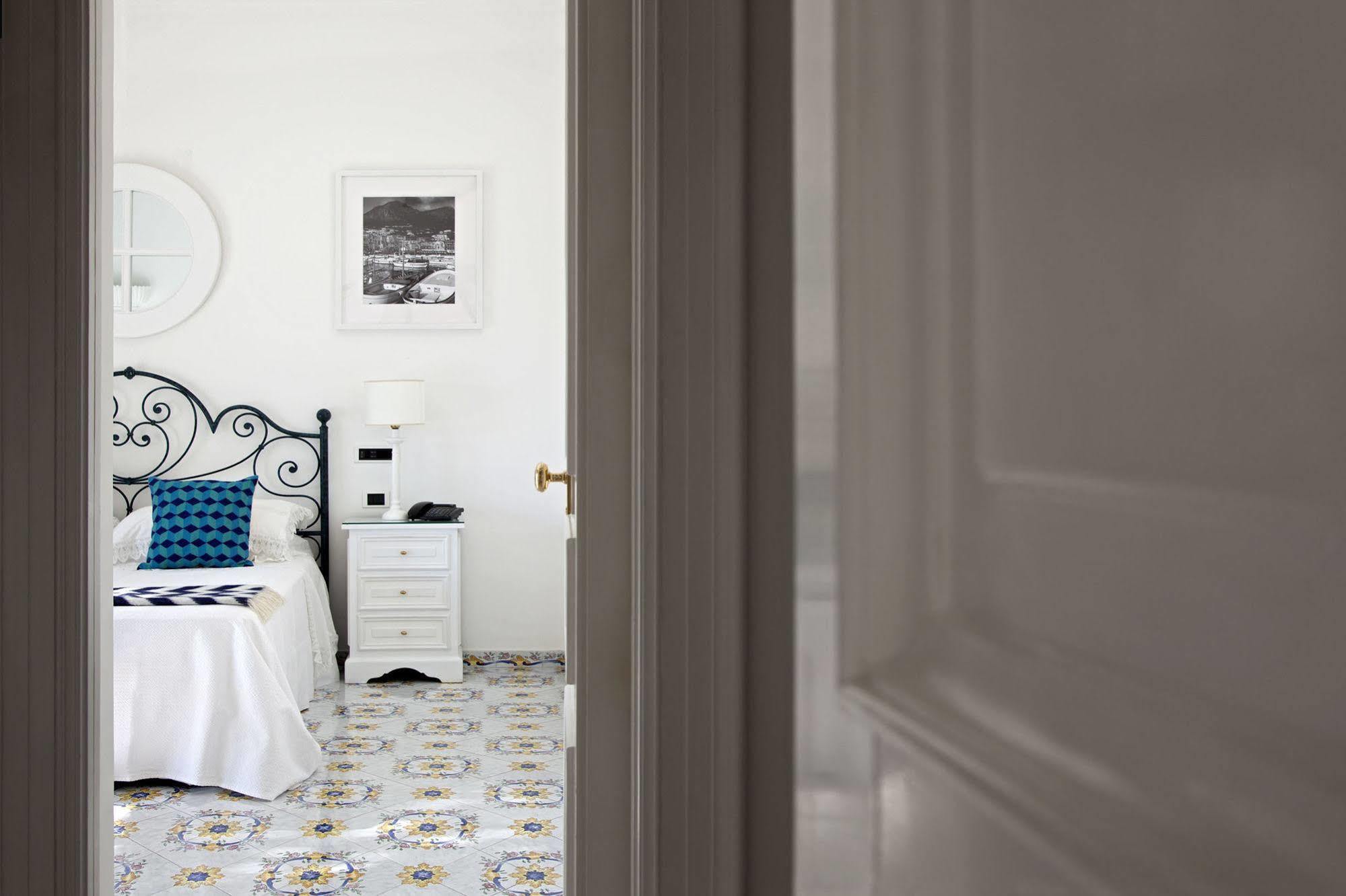 Hotel Canasta Capri Kültér fotó